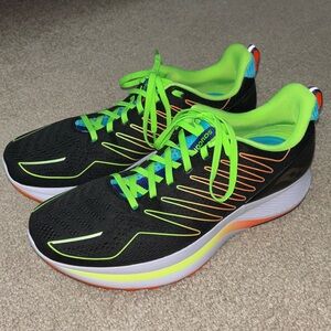 Men’s Saucony endorphin shift shoes size 12